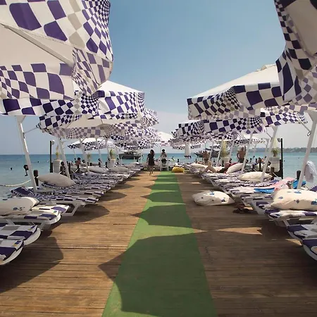 Perla Orient 21, A 1 Bedroom Luxury City Apartment, Sleeps Up To 4, Up To 50 Megabit Wifi, Walking Distance To Ivf Clinics Hospitals, Shops, Beaches And Bars And Restaurants Kyrenia (Northern Cyprus)