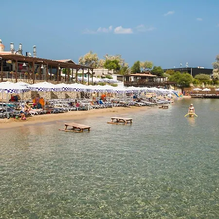 Apartment Perla Orient 21, A 1 Bedroom Luxury City Apartment, Sleeps Up To 4, Up To 50 Megabit Wifi, Walking Distance To Ivf Clinics Hospitals, Shops, Beaches And Bars And Restaurants *