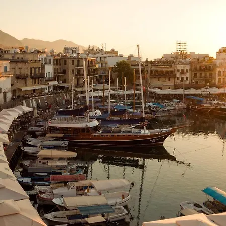 Perla Orient 21, A 1 Bedroom Luxury City Apartment, Sleeps Up To 4, Up To 50 Megabit Wifi, Walking Distance To Ivf Clinics Hospitals, Shops, Beaches And Bars And Restaurants Apartment *