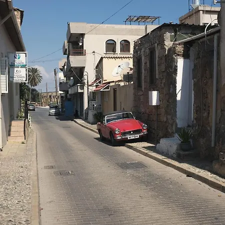 Perla Orient 21, A 1 Bedroom Luxury City Apartment, Sleeps Up To 4, Up To 50 Megabit Wifi, Walking Distance To Ivf Clinics Hospitals, Shops, Beaches And Bars And Restaurants 키레니아