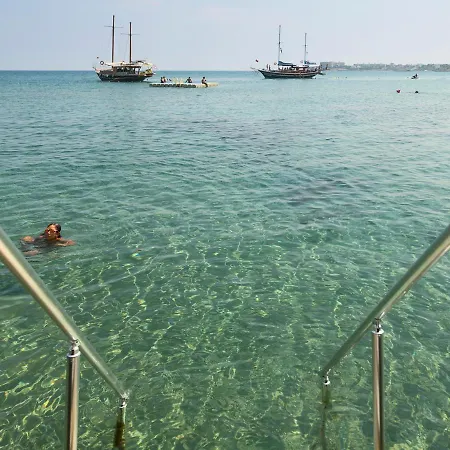 Perla Orient 21, A 1 Bedroom Luxury City Apartment, Sleeps Up To 4, Up To 50 Megabit Wifi, Walking Distance To Ivf Clinics Hospitals, Shops, Beaches And Bars And Restaurants * 키레니아