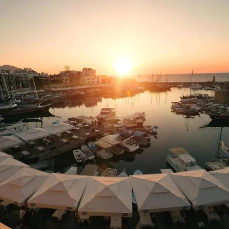 Perla Orient 21, A 1 Bedroom Luxury City Apartment, Sleeps Up To 4, Up To 50 Megabit Wifi, Walking Distance To Ivf Clinics Hospitals, Shops, Beaches And Bars And Restaurants * 키레니아