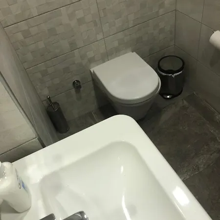 Perla Orient 21, A 1 Bedroom Luxury City Apartment, Sleeps Up To 4, Up To 50 Megabit Wifi, Walking Distance To Ivf Clinics Hospitals, Shops, Beaches And Bars And Restaurants 아파트 키레니아